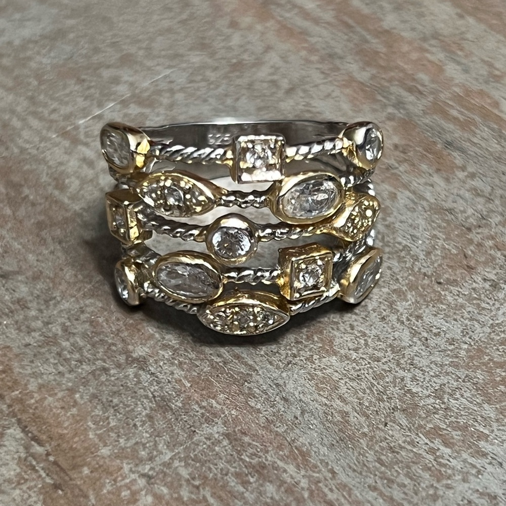 Two tone gold and sterling silver clear stone ring. Size 9.5